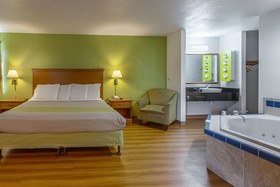 Travel Inn & Suites