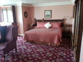 Mendocino Hotel & Garden Suites