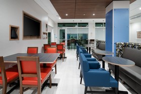 Holiday Inn Express & Suites Murrieta