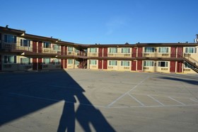 Red Roof Inn Needles