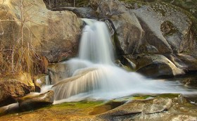 Waterfall House near Yosemite