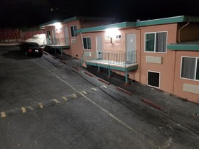 Travis Lodge Motel 16