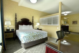 Azure Hotel & Suites, Trademark Collection by Wyndham