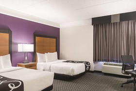 La Quinta Inn & Suites by Wyndham Ontario Airport