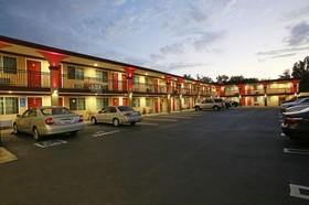 Sky Palm Motel