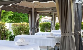 Avalon Hotel & Bungalows