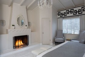 Avalon Hotel & Bungalows
