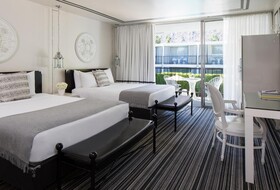 Avalon Hotel & Bungalows