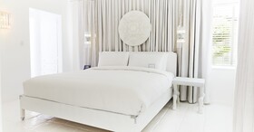 Avalon Hotel & Bungalows