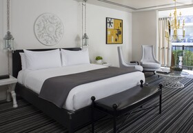 Avalon Hotel & Bungalows