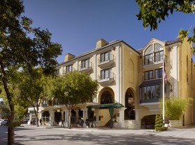 el PRADO Hotel