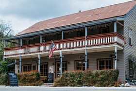 Volcano Union Inn And Pub