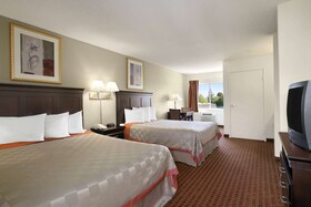 Days Inn and Suites by Wyndham Rancho Cordova