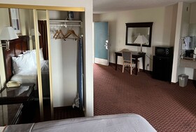 Days Inn and Suites by Wyndham Rancho Cordova