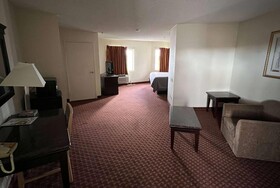 Days Inn and Suites by Wyndham Rancho Cordova