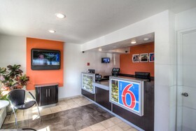 Motel 6 Redding South