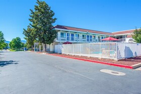 Motel 6 Redding South