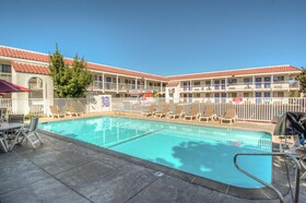 Motel 6 Redding South