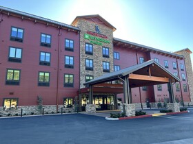 Wyndham Garden Redwood Valley