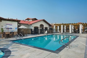 Oxford Suites Sonoma County