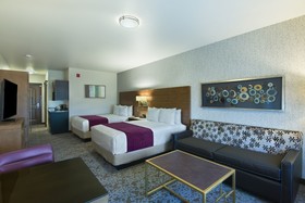 Oxford Suites Sonoma County