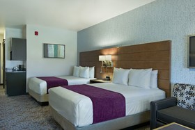 Oxford Suites Sonoma County