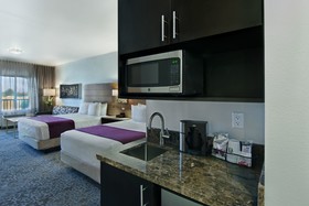 Oxford Suites Sonoma County