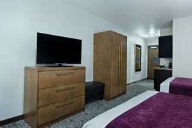 Oxford Suites Sonoma County