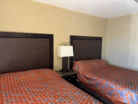 Carl's Motel