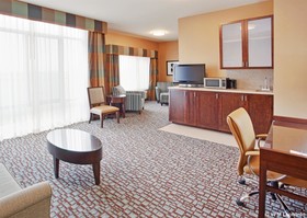 Holiday Inn Express Hotel & Suites Salinas