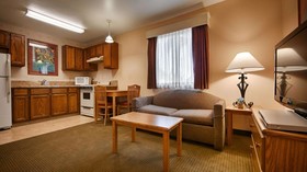 Lamplighter Inn & Suites at SDSU