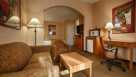 Lamplighter Inn & Suites at SDSU