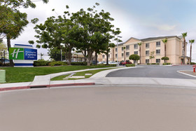 Holiday Inn Express & Suites San Diego Otay Mesa