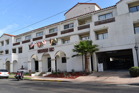 Western Inn & Suites - Old Town