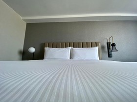 DoubleTree by Hilton San Francisco South Airport Blvd