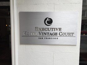 Executive Hotel Vintage Court