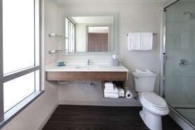 Holiday Inn Express & Suites San Francisco Fishermans Wharf