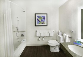 Holiday Inn Express & Suites San Francisco Fishermans Wharf