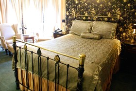 Nob Hill Inn
