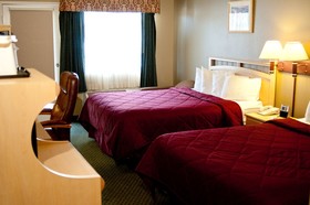 Lamplighter Inn & Suites