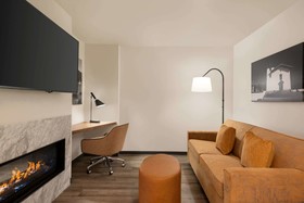 La Quinta Inn & Suites by Wyndham San Luis Obispo Downtown