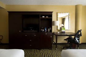 DoubleTree by Hilton Orange County Airport