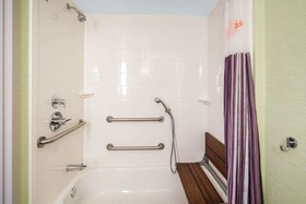 La Quinta Inn & Suites by Wyndham Orange County Airport