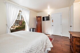 Bath Street Inn