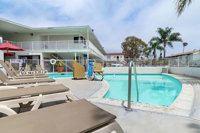 Motel 6 Santa Barbara Beach