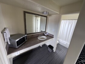 Economy Inn
