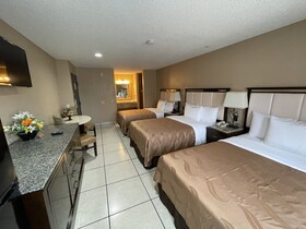 Quality Inn & Suites Near The Border