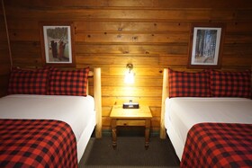 Shaver Lake Village Hotel