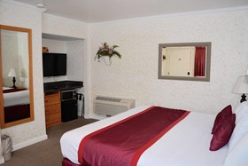 Travelers Inn