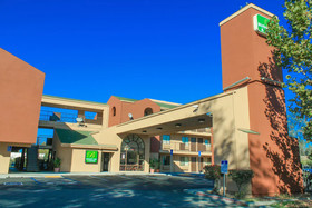 Budget Inn and Suites